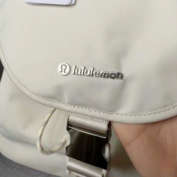 Lululemon Drawstring Bucket Bag - Picture 6 of 7